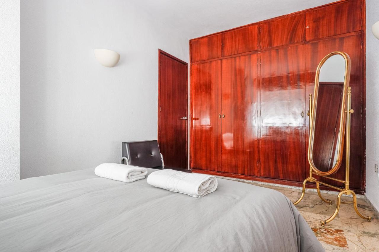 Ferienwohnung Puerta De Carmona Sevilla Exterior foto