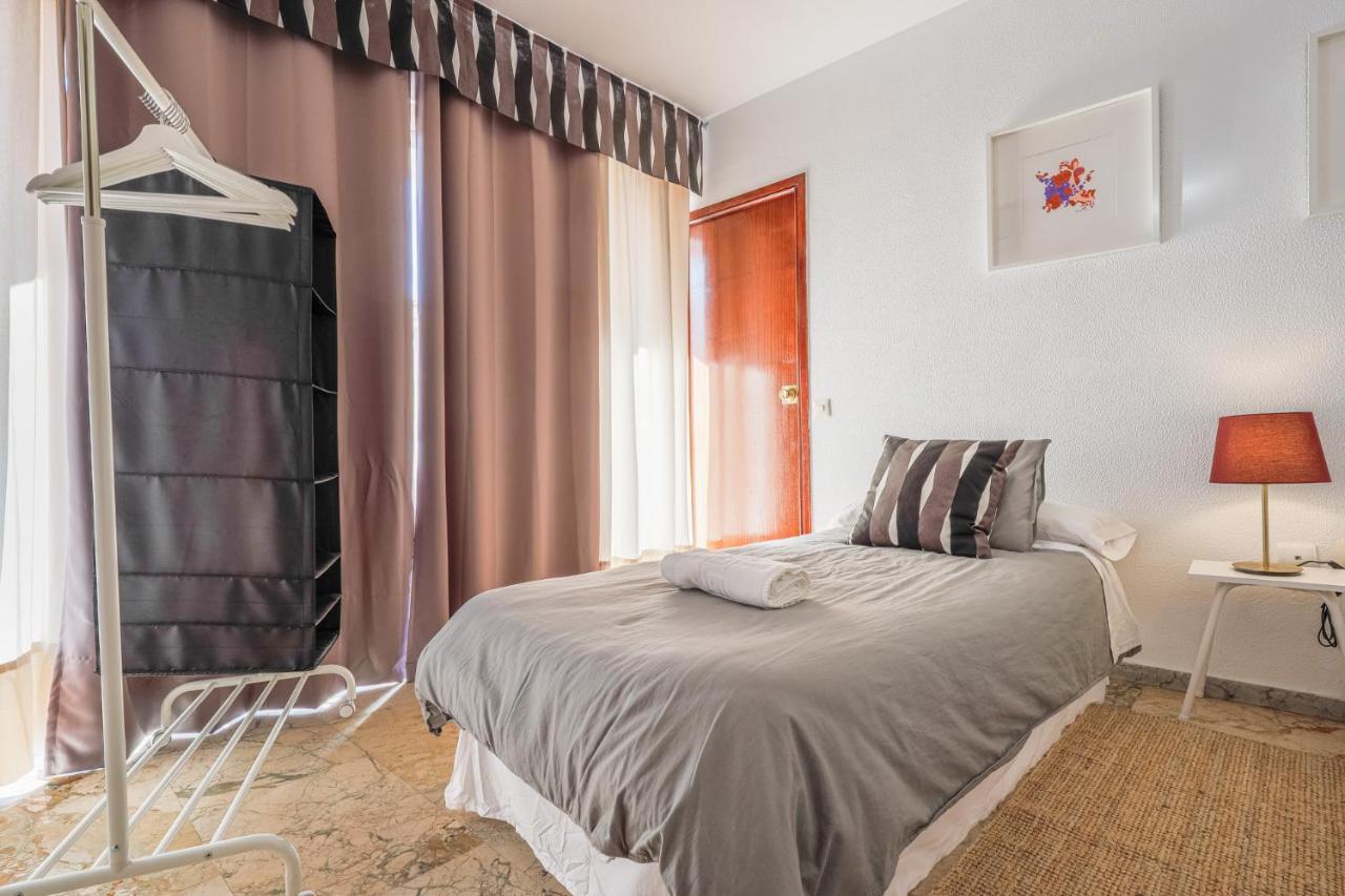 Ferienwohnung Puerta De Carmona Sevilla Exterior foto