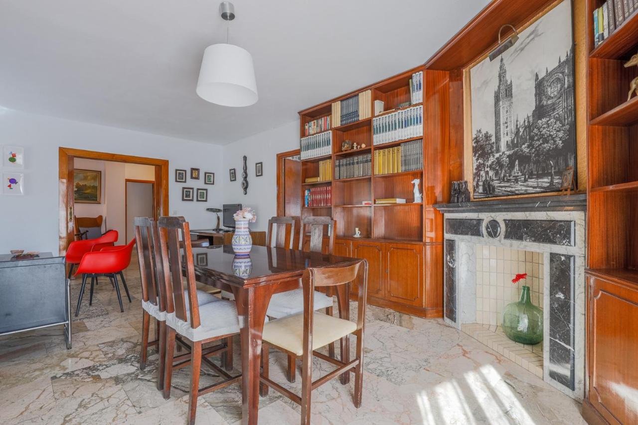 Ferienwohnung Puerta De Carmona Sevilla Exterior foto