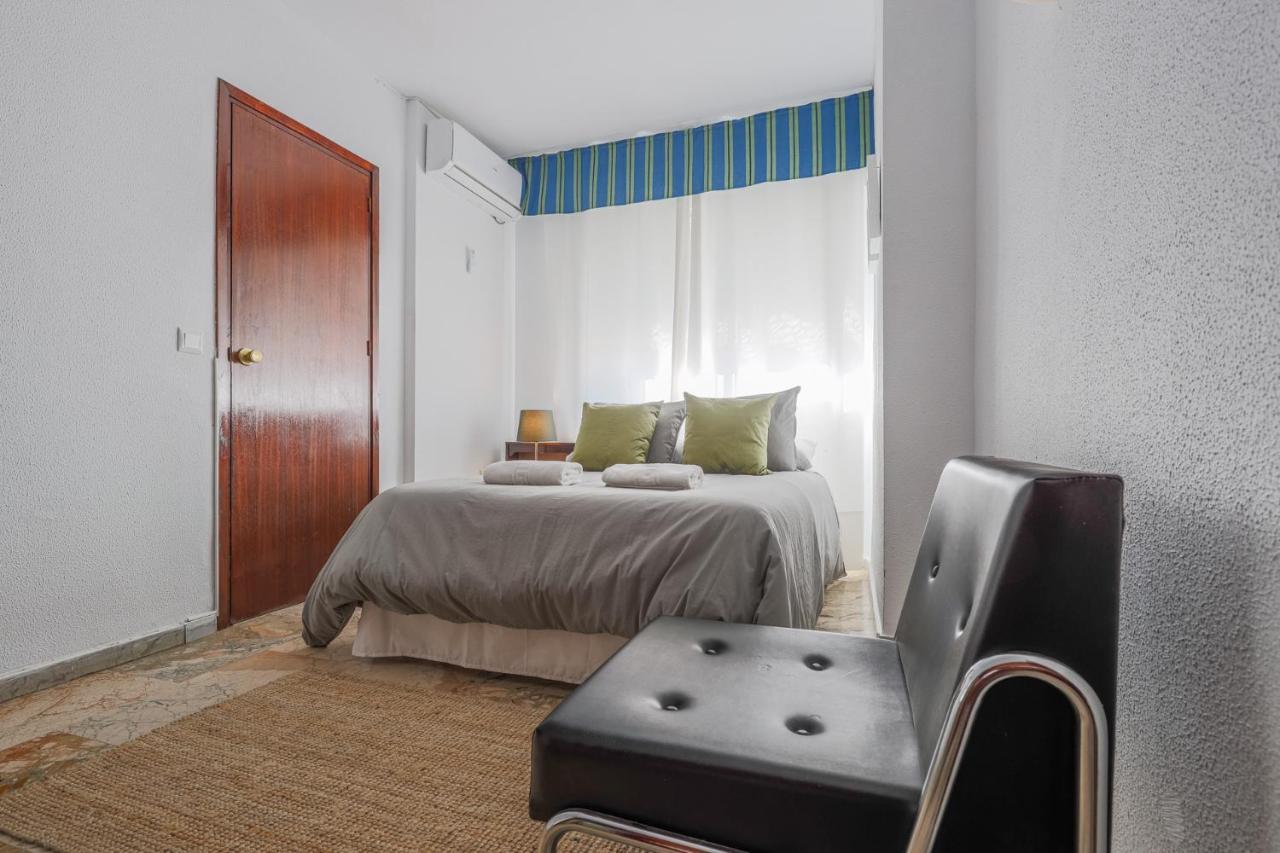 Ferienwohnung Puerta De Carmona Sevilla Exterior foto