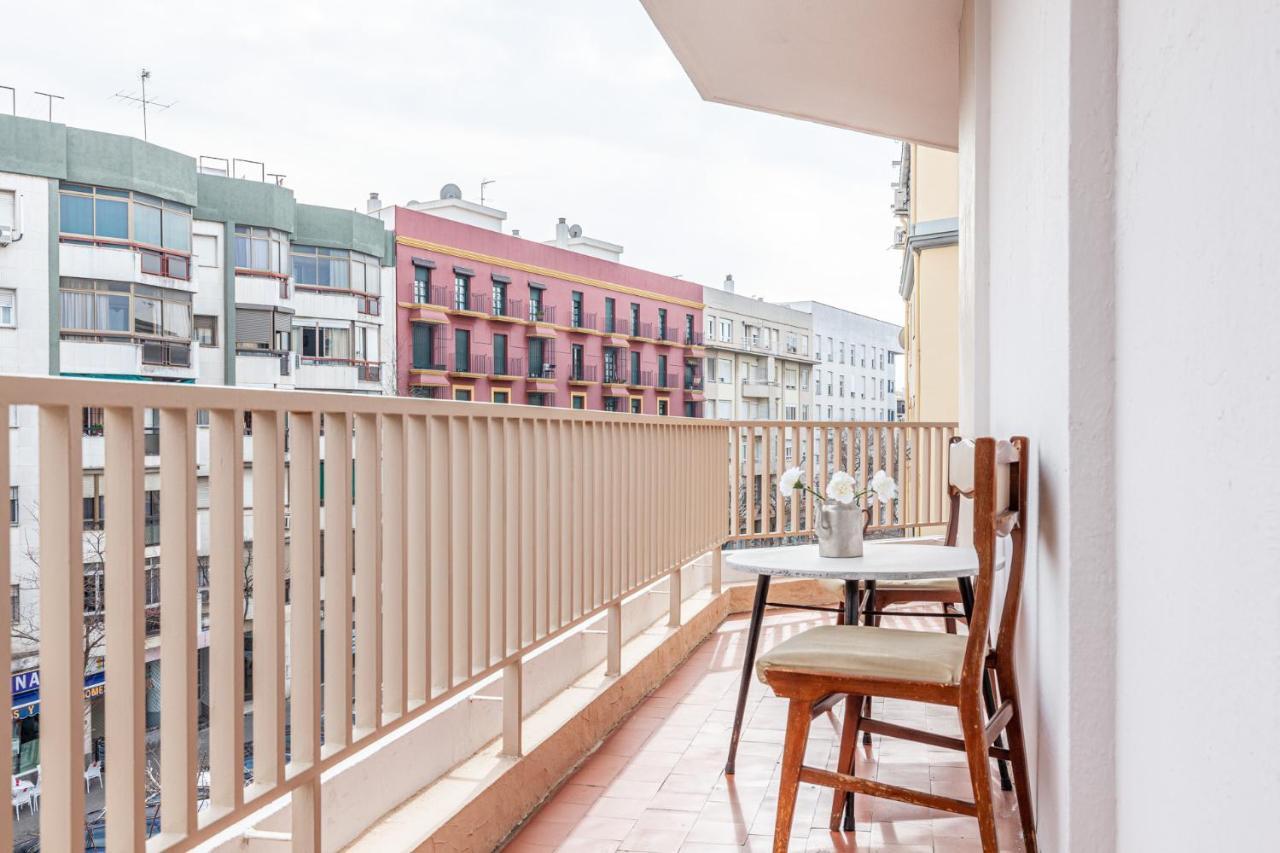 Ferienwohnung Puerta De Carmona Sevilla Exterior foto