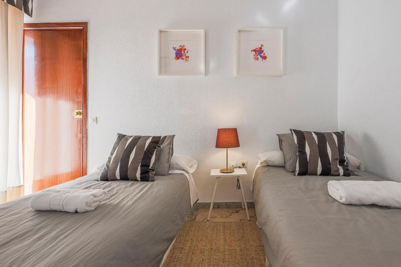 Ferienwohnung Puerta De Carmona Sevilla Exterior foto