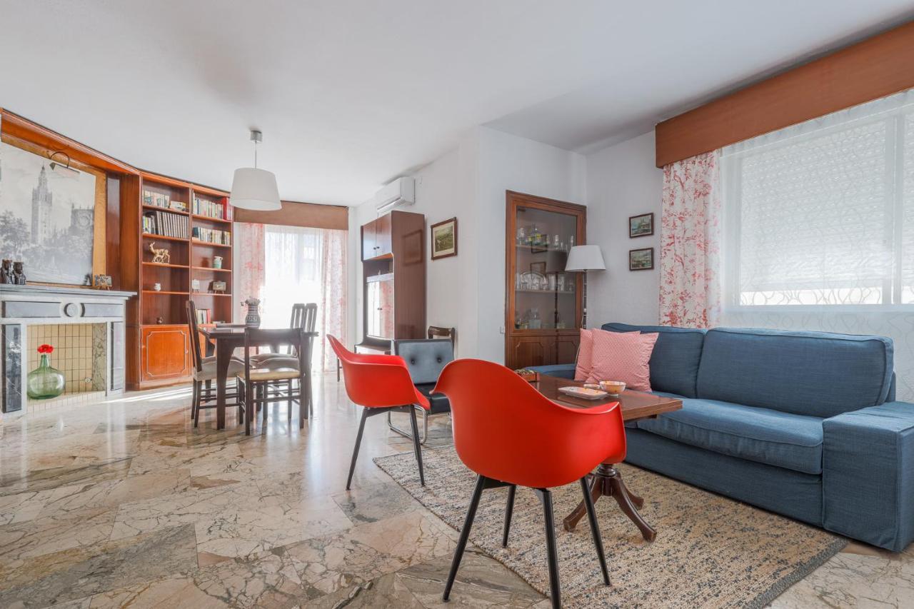 Ferienwohnung Puerta De Carmona Sevilla Exterior foto
