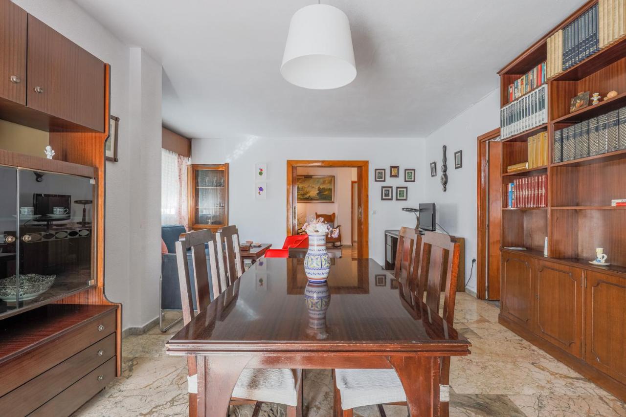 Ferienwohnung Puerta De Carmona Sevilla Exterior foto
